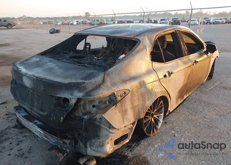 2018 Toyota Camry L/Le/Xle/Se/Xse из США, поврежденный, VIN 4T1B11HK2JU628522